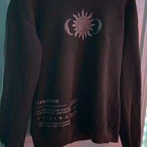 Persaya Black Crewneck Sweater with Sun and Moon Design size medium